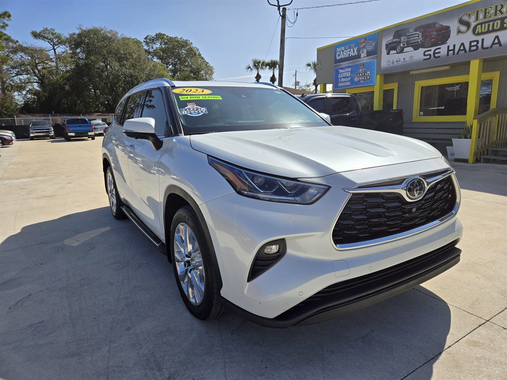 2023 Toyota Highlander Limited's photo