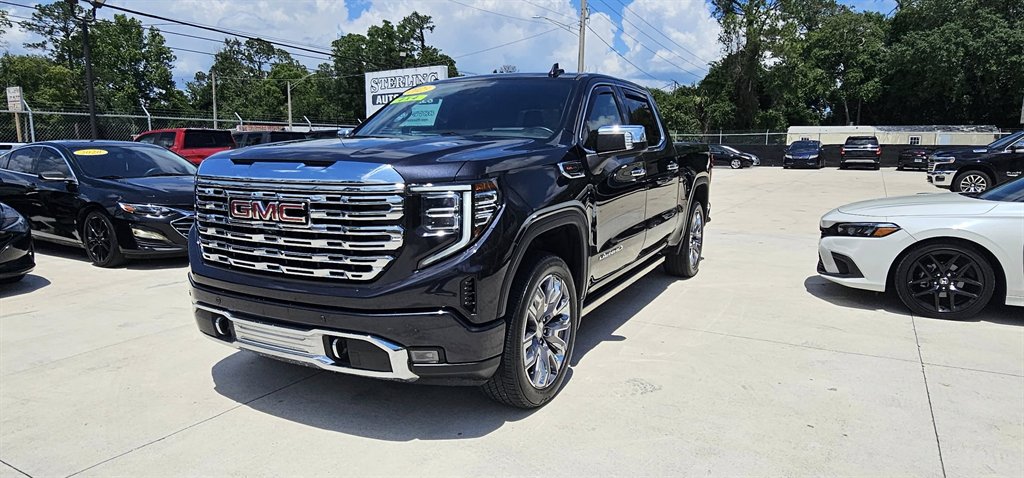 2023 GMC Sierra 4WD Crew Cab Short Box Denali's photo